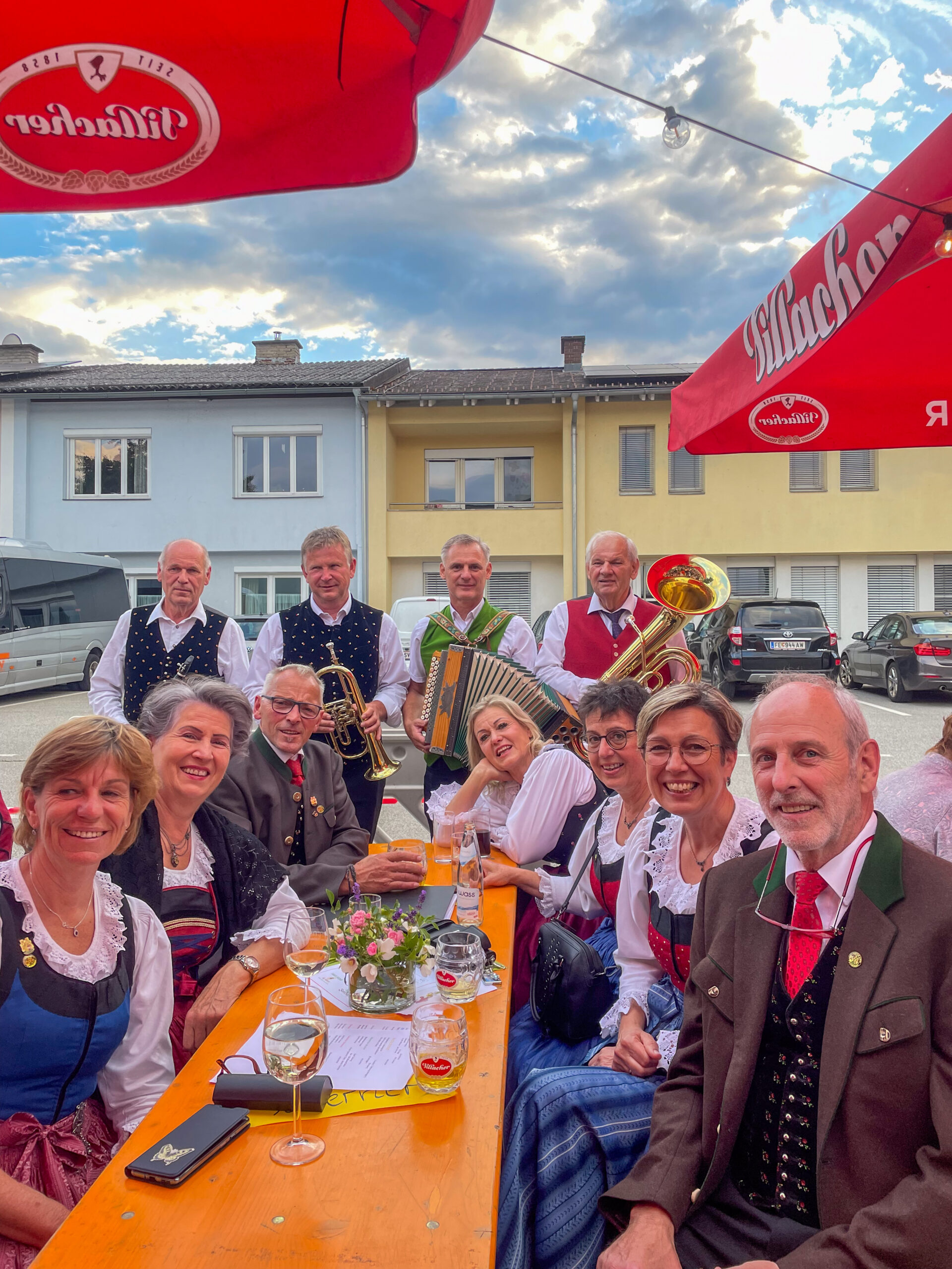 Dorfsingen in Liebenfels Menschen zusammen